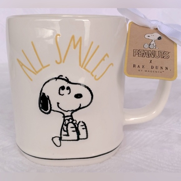 Rae Dunn X Peanuts Snoopy All Smiles Mug - Picture 4 of 4